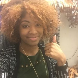 Meet your Posher, Latosha